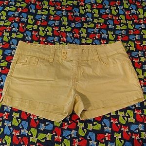 YMI sz 11 pale yellow hot shorts